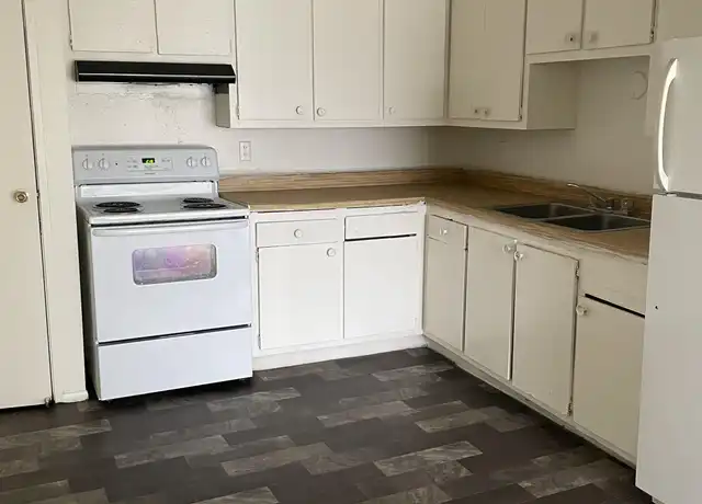 Property at 9591 W Allyn St Unit 202, Milwaukee, WI, 53224, 2 beds, 1 bath, [object Object]