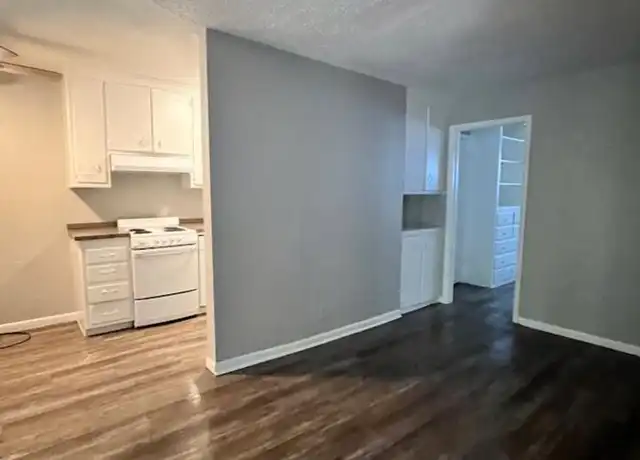 Property at 1133 S Quincy Ave Unit 1133-2, Tulsa, OK, 74120, 1 bed, 1 bath, [object Object]