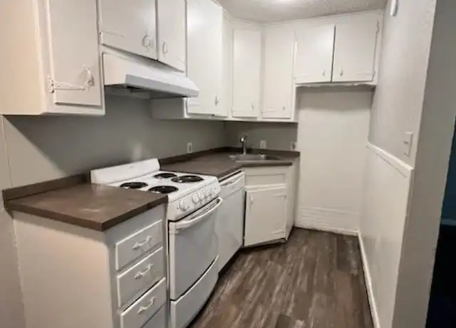Property at 1133 S Quincy Ave Unit 1133-2, Tulsa, OK, 74120, 1 bed, 1 bath, [object Object]