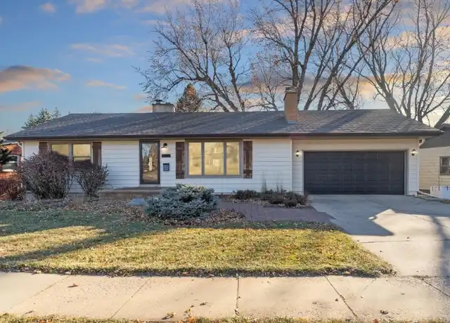 Property at 2400 S Sherman Ave, Sioux Falls, SD, 57105, 4 beds, 2 baths, [object Object]
