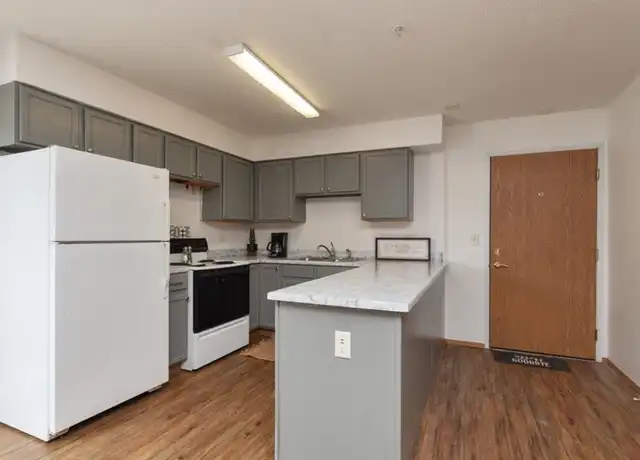 Property at 421 S Dodge St, Iowa City, IA, 52240, 3 beds, 1 bath, [object Object]