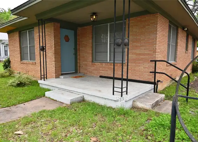 Property at 707 N Main St, Elgin, TX, 78621, 2 beds, 1 bath, [object Object]