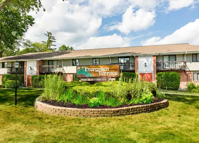 Property at 13704 Fond du Lac Ave Unit 35, Menomonee Falls, WI, 53051, 1 bed, 1 bath, [object Object]