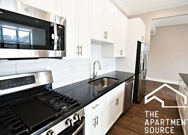 Property at 3212 N Halsted St Unit 3, Chicago, IL, 60657, 2 beds, 2 baths, [object Object]