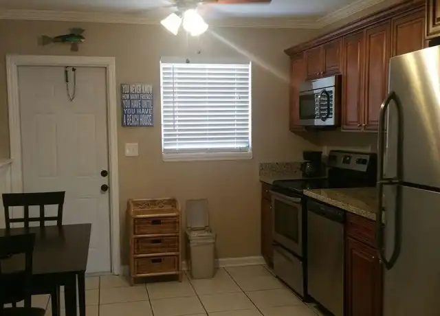 Property at 3220 NE 15th St Unit 2, Pompano Beach, FL, 33062, 1 bed, 1 bath, [object Object]