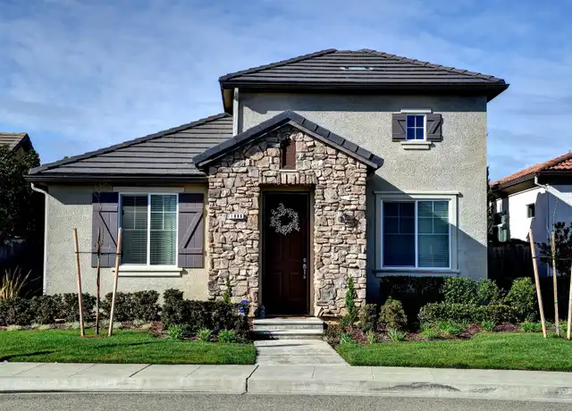 Property at 1886 N Highland Ave, Clovis, CA, 93619, 3 beds, 2 baths, [object Object]