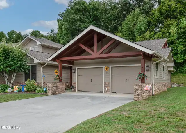 Property at 211 Bishop Cap Cir, Townsend, TN, 37882, 2 beds, 2.5 baths, [object Object]