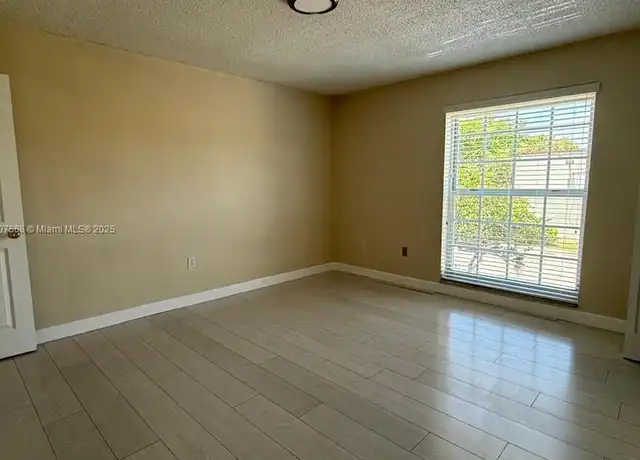 Property at 10814 SW 88th St Unit R2, Miami, FL, 33176, 2 beds, 1.5 baths, [object Object]
