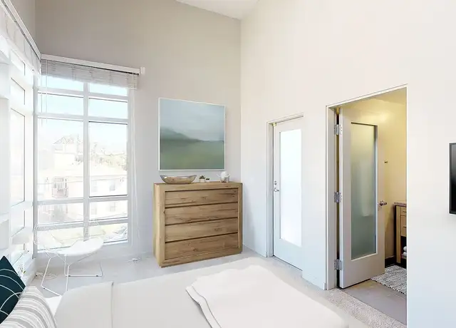 Photo of 1601 Scott Rd, Burbank, CA 91504