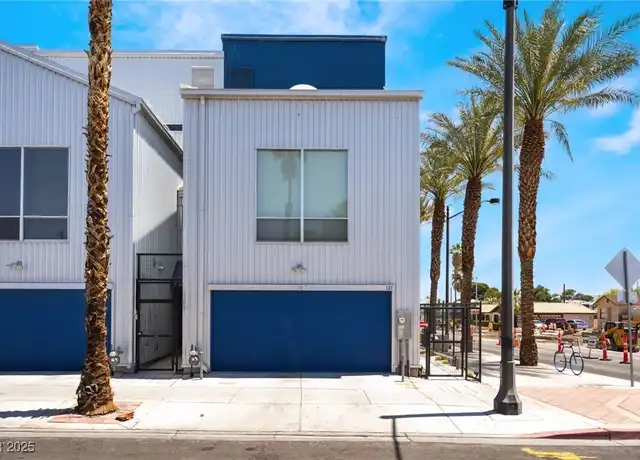 Property at 137 S 11th St, Las Vegas, NV, 89101, 2 beds, 2 baths, [object Object]