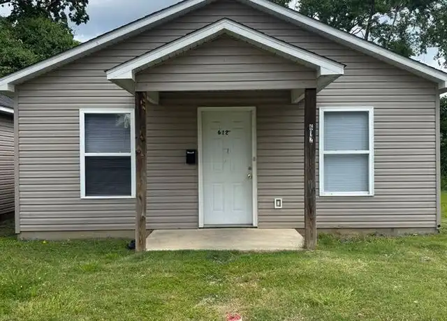 Property at 612 Jefferson Ave, Cape Girardeau, MO, 63703, 4 beds, 2 baths, [object Object]