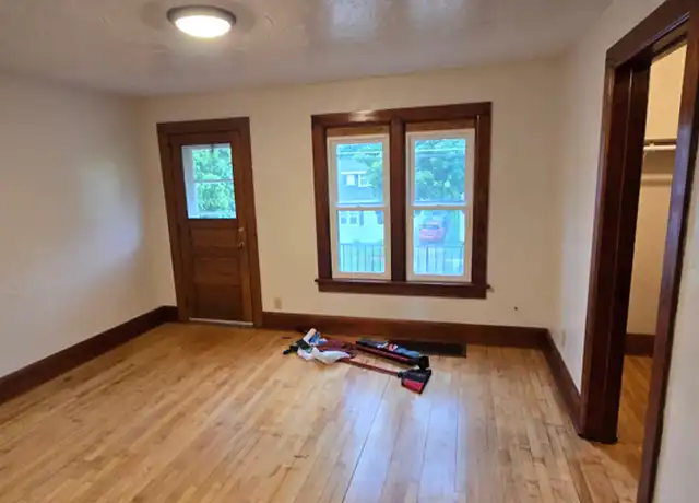 Property at 1212 Stuart St, Green Bay, WI, 54301, 1 bed, 1 bath, [object Object]