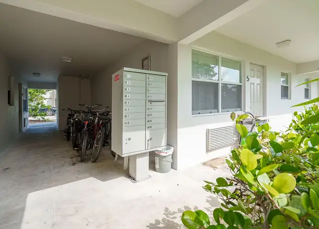 Photo of 289 NW 19th St, Boca Raton, FL 33432