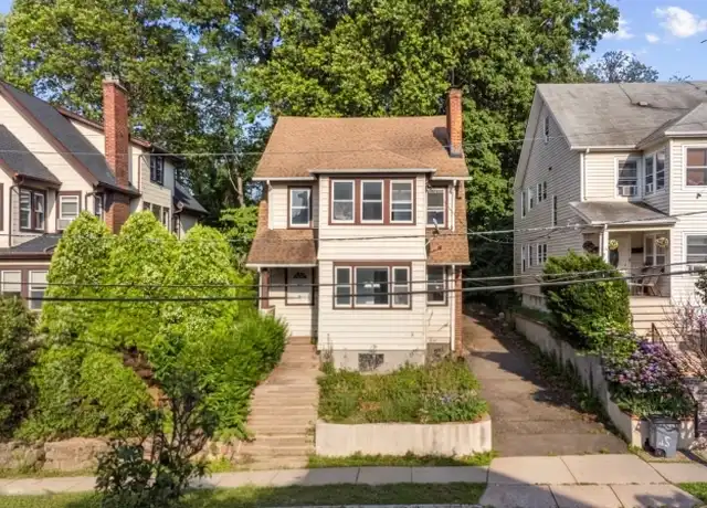 Property at 27 Berkeley Pl #1, Bloomfield, NJ, 07003, 2 beds, 1 bath, [object Object]