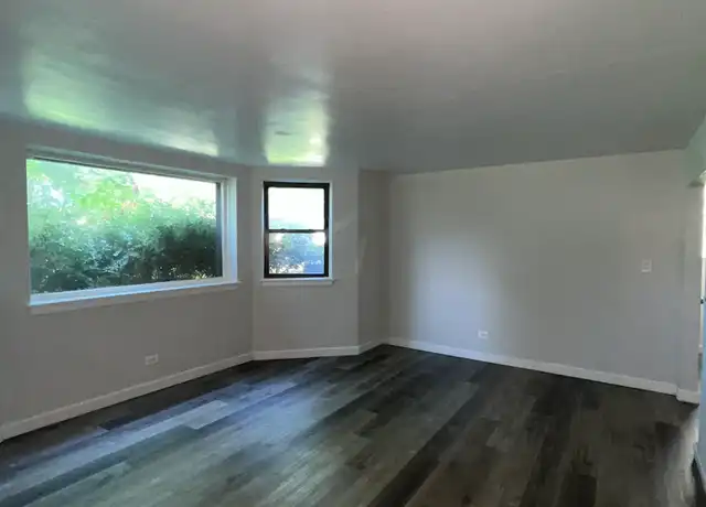 Property at 5718 N Mozart St Unit Basement, Chicago, IL, 60659, 1 bed, 1 bath, [object Object]