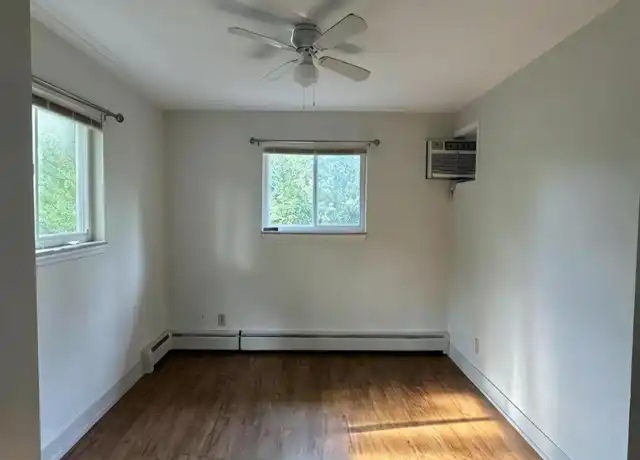 Property at 505 Sandheger Pl, Cincinnati, OH, 45220, 1 bed, 1 bath, [object Object]