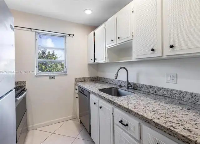 Property at 1701 Washington St #304, Hollywood, FL, 33020, 1 bed, 1.5 baths, [object Object]
