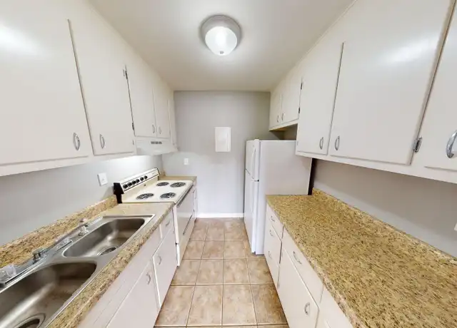 Property at 612 Madison St Apt 16, Clarksville, TN, 37040, 2 beds, 2 baths, [object Object]