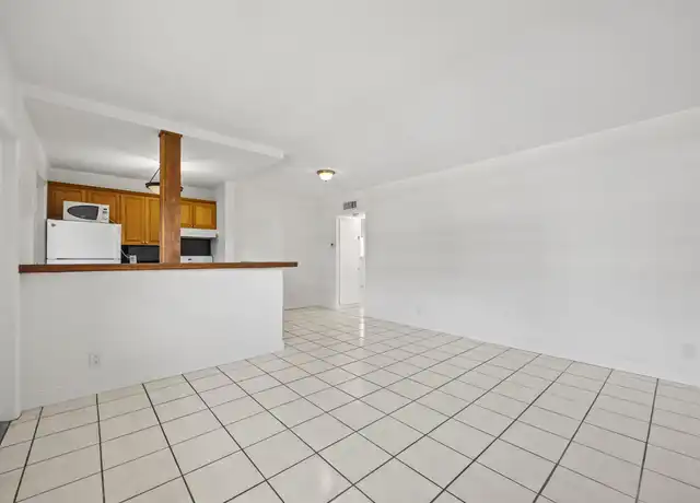 Property at 5050 Bayview Dr #9, Fort Lauderdale, FL, 33308, 2 beds, 1.5 baths, [object Object]