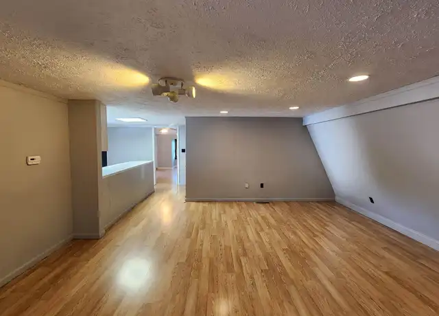 Property at 331 S Market St, Troy, OH, 45373, 2 beds, 1 bath, [object Object]