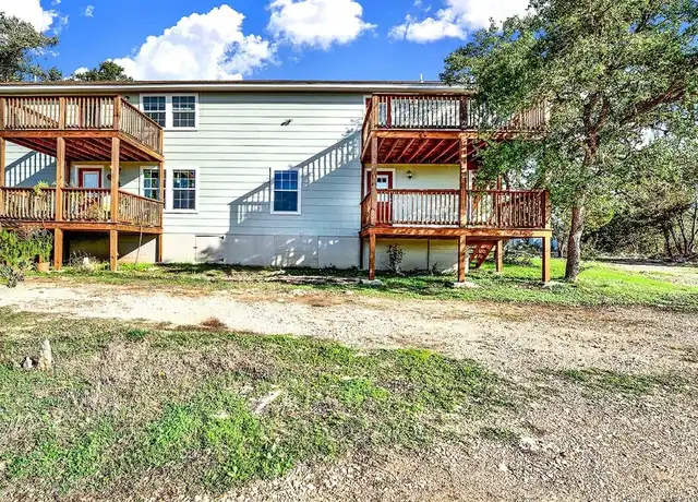 Property at 207 Oakwood Loop, San Marcos, TX, 78666, 3 beds, 2 baths, [object Object]