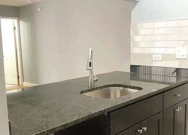 Property at 663 W Grace St, Chicago, IL, 60613, 1 bed, 1 bath, [object Object]
