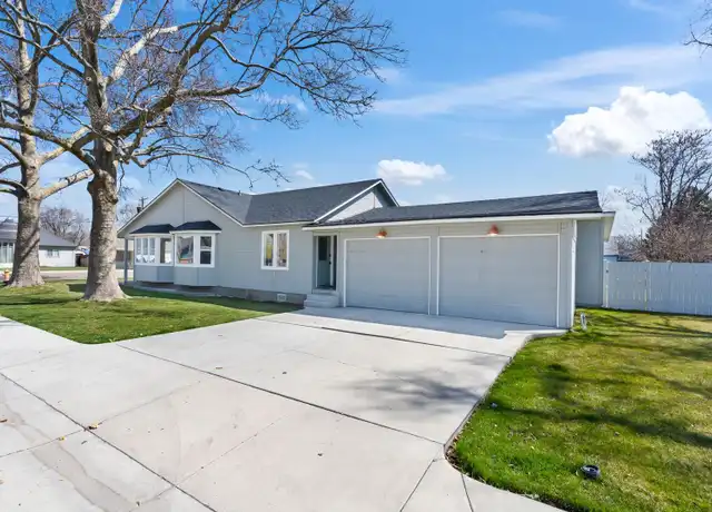Property at 141 High St, Nampa, ID, 83651, 2 beds, 2 baths, [object Object]