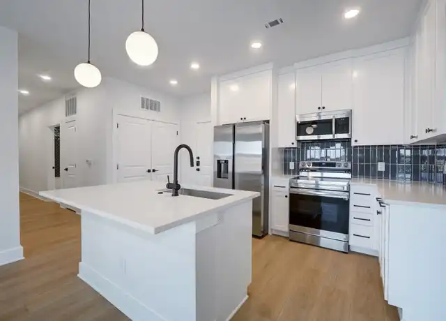 Property at 3000 Duval St Unit 204, Austin, TX, 78705, 3 beds, 3 baths, [object Object]