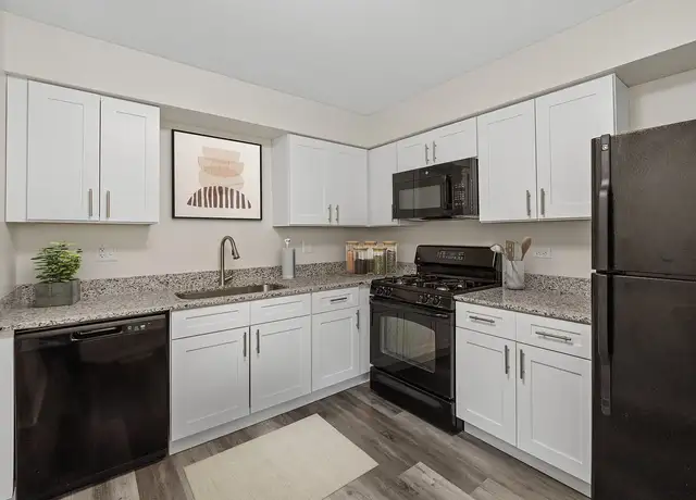 Photo of 1900 Windsong Dr, Schaumburg, IL 60194