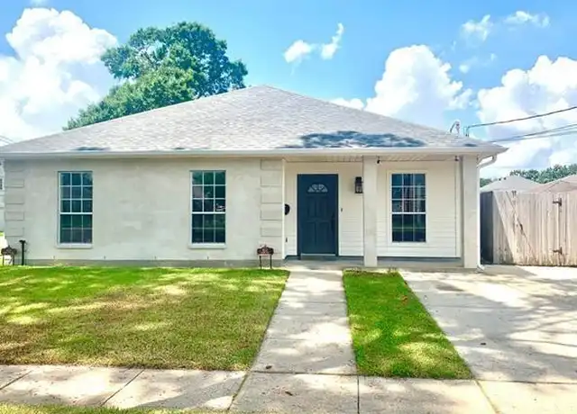 Property at 800 Houma Blvd, Metairie, LA, 70001, 3 beds, 2 baths, [object Object]