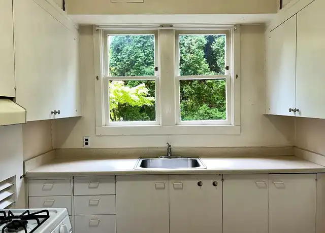 Property at Hall House - 1314 SW Hall St, Portland, OR, 97201, 1 bed, 1 bath, [object Object]