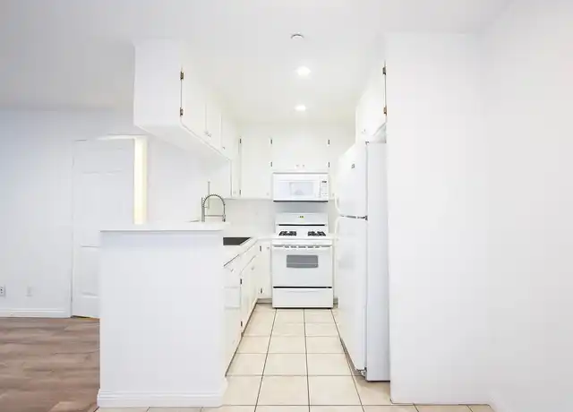 Property at 3644 Keystone Ave, Los Angeles, CA, 90034, 2 beds, 2.5 baths, [object Object]