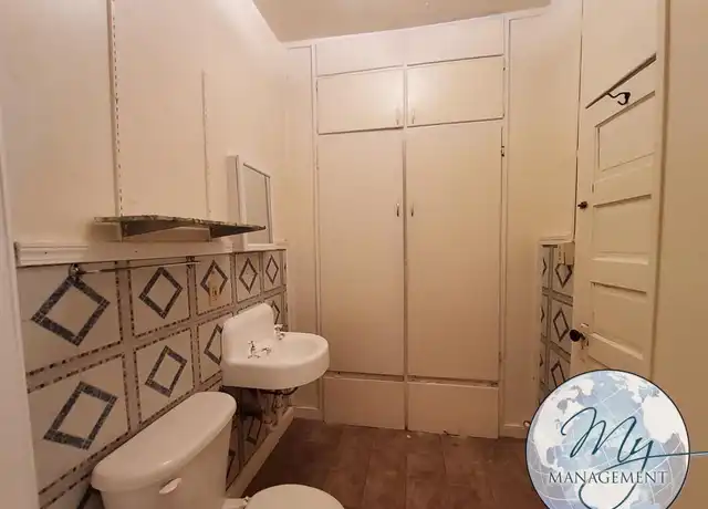 Property at 242 Washington St Unit 203, Gooding, ID, 83330, 1 bed, 1 bath, [object Object]