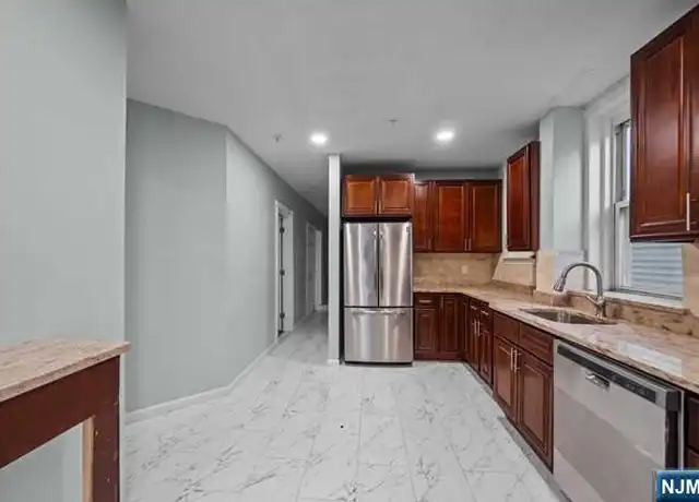 Property at 3311 Pleasant Ave #2, Union City, NJ, 07087, 3 beds, 1 bath, [object Object]