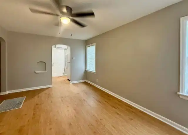 Property at 416 N Indiana Ave Unit 422, Wichita, KS, 67214, 1 bed, 1 bath, [object Object]