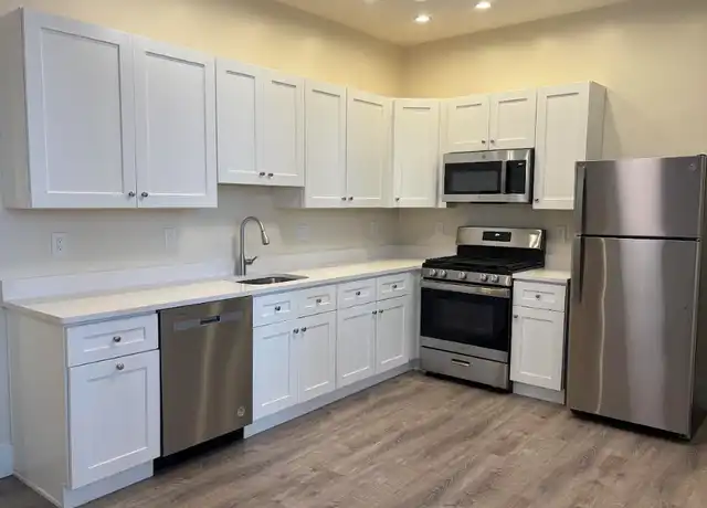 Property at 1423 Cambridge St Unit 2, Cambridge, MA, 02139, 3 beds, 1 bath, [object Object]