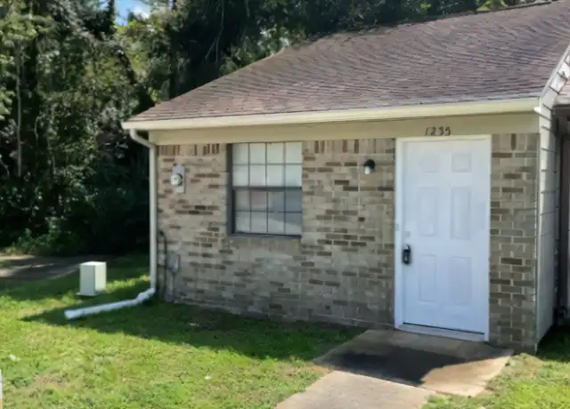 Property at 1235 Continental Ct, Tallahassee, FL, 32304, 1 bed, 1 bath, [object Object]
