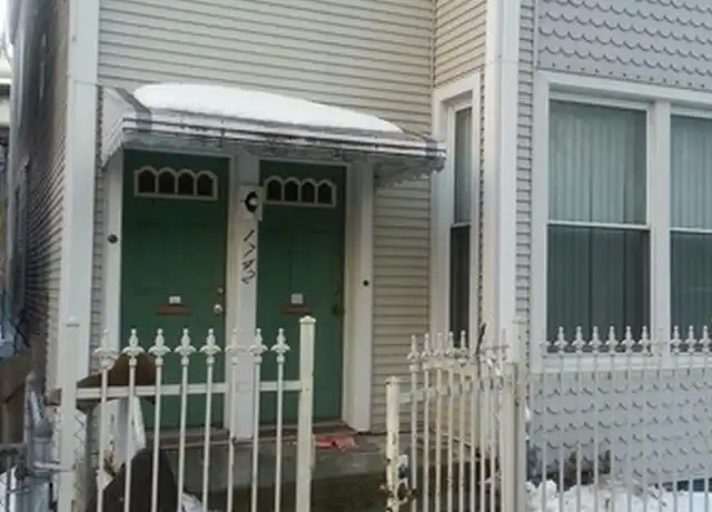 Property at 1742 W Roscoe St Unit 1, Chicago, IL, 60657, 2 beds, 1 bath, [object Object]