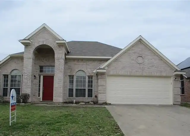 Property at 1115 Darbytown Rd, Grand Prairie, TX, 75052, 4 beds, 2 baths, [object Object]