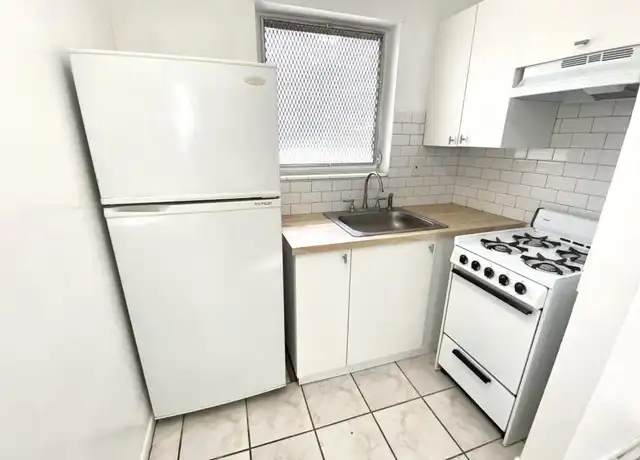 Property at 50 Majorca Ave, Coral Gables, FL, 33134, 1 bed, 1 bath, [object Object]