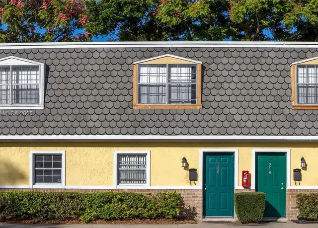Property at 222 E Yale St Unit 222, Orlando, FL, 32804, 2 beds, 1.5 baths, [object Object]