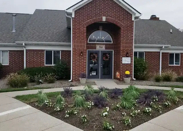 Property at Lakeview Court Apartments - 314 Great Lakes Dr, Noblesville, IN, 46060, 1-2 bed, 1-2 bath, [object Object]