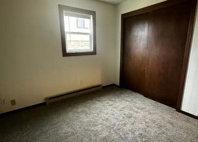Property at 14 S Boyd St Unit 2, Aberdeen, SD, 57401, 2 beds, 1 bath, [object Object]