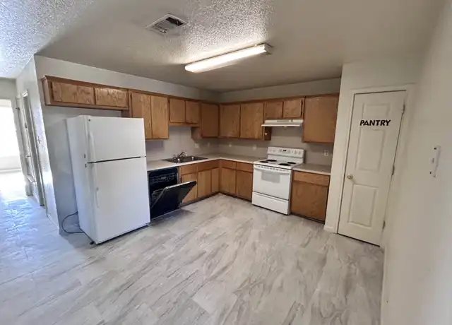 Property at 204 Castellon Ct, Killeen, TX, 76542, 3 beds, 2 baths, [object Object]