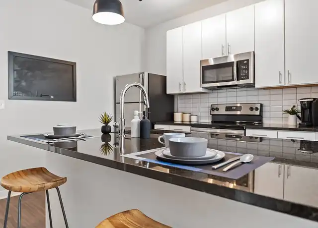 Property at Gallerie Apartments - 2705 McGee Trfy, Kansas City, MO, 64108, 0 beds, 1 bath, [object Object]