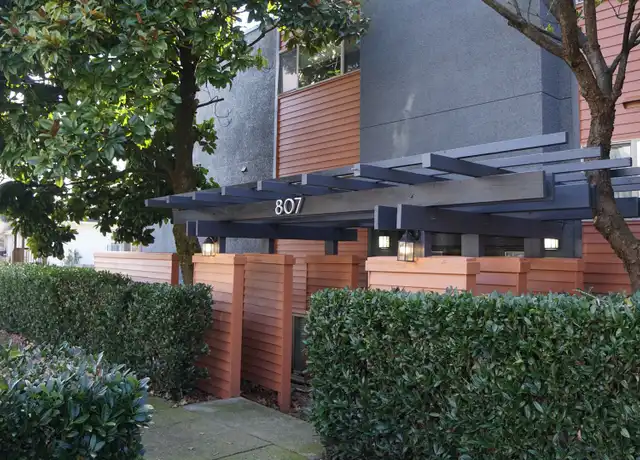 Property at 807 N 40th St Unit 302, Seattle, WA, 98103, 1 bed, 1 bath, [object Object]