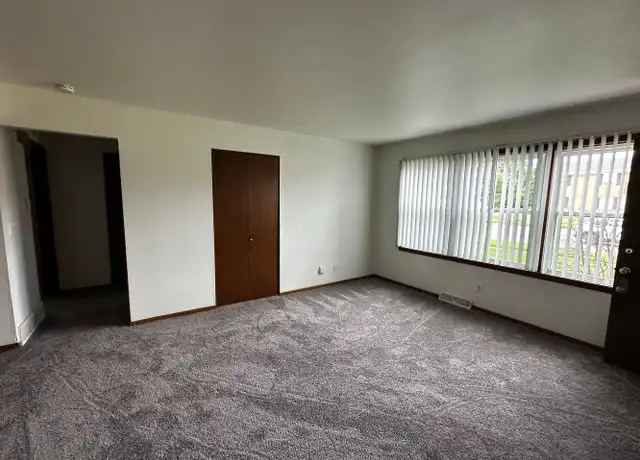 Property at 944 N Wright Rd Unit 2, Janesville, WI, 53546, 2 beds, 1 bath, [object Object]