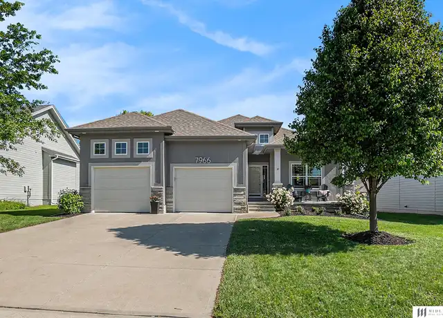 Property at 7966 Ponderosa Dr, Papillion, NE, 68046, 4 beds, 3 baths, [object Object]