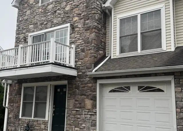 Property at 39 Maple Tree Ave #14, Stamford, CT, 06906, 3 beds, 2 baths, [object Object]
