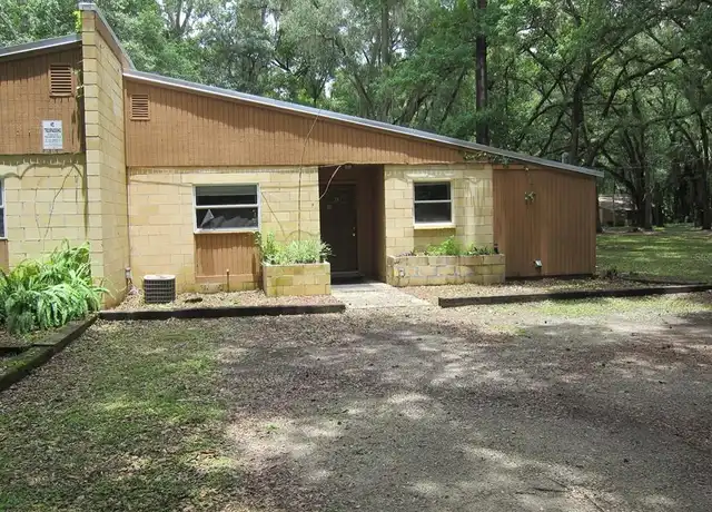 Property at 202 NE Lucky Ave, Micanopy, FL, 32667, 2 beds, 1 bath, [object Object]
